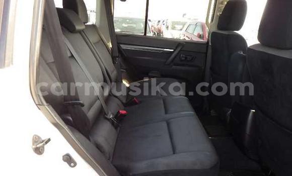 Acheter Occasion Voiture Mitsubishi Pajero Blanc à Beitbridge, Matabeleland South Acheter Occasion Voiture Mitsubishi Pajero Blanc à Beitbridge, Matabeleland South