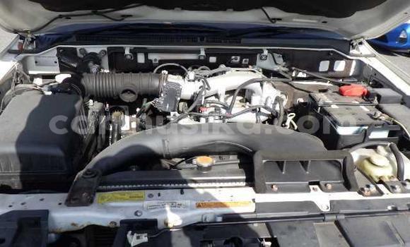 Acheter Occasion Voiture Mitsubishi Pajero Blanc à Beitbridge, Matabeleland South Acheter Occasion Voiture Mitsubishi Pajero Blanc à Beitbridge, Matabeleland South