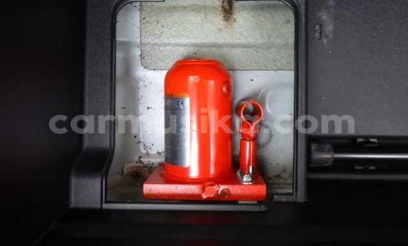 Acheter Occasion Voiture Mitsubishi Pajero Blanc à Beitbridge, Matabeleland South Acheter Occasion Voiture Mitsubishi Pajero Blanc à Beitbridge, Matabeleland South