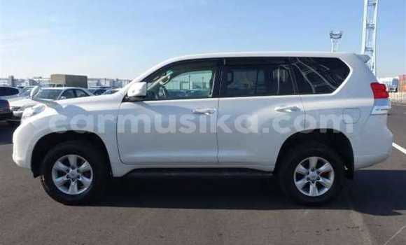 Acheter Occasion Voiture Toyota Land Cruiser Prado Blanc à Beitbridge, Matabeleland South Acheter Occasion Voiture Toyota Land Cruiser Prado Blanc à Beitbridge, Matabeleland South