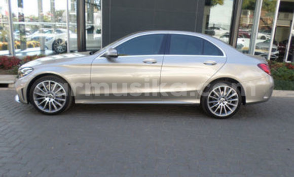 Tenga Tsaru Mercedes-Benz C180 coupe Sirivha Mota in Beitbridge in Matabeleland South Tenga Tsaru Mercedes-Benz C180 coupe Sirivha Mota in Beitbridge in Matabeleland South