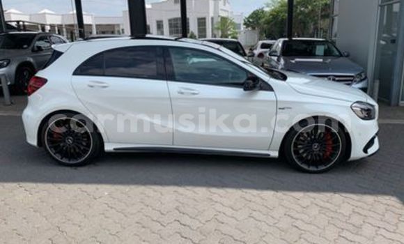 Buy Used Mercedes-Benz C180 coupe White Car in Beitbridge in Matabeleland South