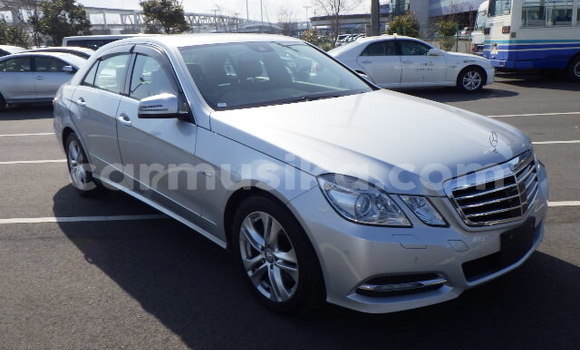Tenga Tsaru Mercedes-Benz C180 COUPE Sirivha Mota in Beitbridge in Matabeleland South Tenga Tsaru Mercedes-Benz C180 COUPE Sirivha Mota in Beitbridge in Matabeleland South