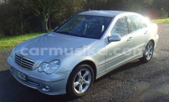 Tenga Tsaru Mercedes-Benz C180 COUPE Sirivha Mota in Beitbridge in Matabeleland South Tenga Tsaru Mercedes-Benz C180 COUPE Sirivha Mota in Beitbridge in Matabeleland South