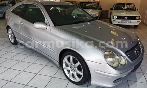 Tenga Tsaru Mercedes-Benz C180 coupe Sirivha Mota in Avondale in Harare Tenga Tsaru Mercedes-Benz C180 coupe Sirivha Mota in Avondale in Harare