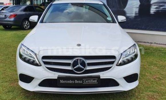 Tenga Tsaru Mercedes-Benz E200 Chena Mota in Beitbridge in Matabeleland South Tenga Tsaru Mercedes-Benz E200 Chena Mota in Beitbridge in Matabeleland South