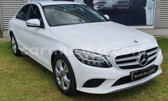 Tenga Tsaru Mercedes-Benz E200 Chena Mota in Beitbridge in Matabeleland South Tenga Tsaru Mercedes-Benz E200 Chena Mota in Beitbridge in Matabeleland South