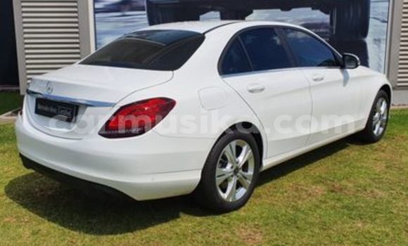 Tenga Tsaru Mercedes-Benz E200 Chena Mota in Beitbridge in Matabeleland South Tenga Tsaru Mercedes-Benz E200 Chena Mota in Beitbridge in Matabeleland South