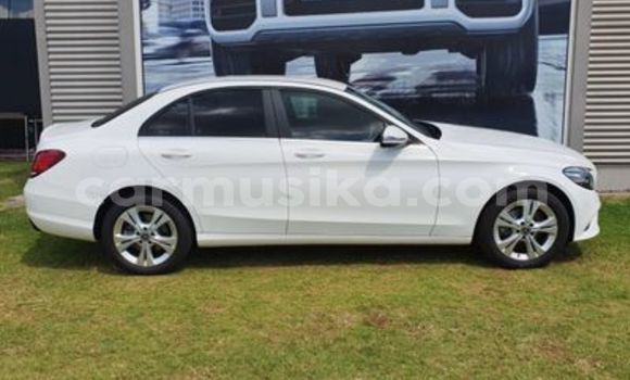 Tenga Tsaru Mercedes-Benz E200 Chena Mota in Beitbridge in Matabeleland South Tenga Tsaru Mercedes-Benz E200 Chena Mota in Beitbridge in Matabeleland South