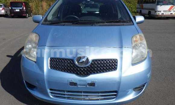 Buy Used Toyota Vitz Blue Car in Beitbridge in Matabeleland South