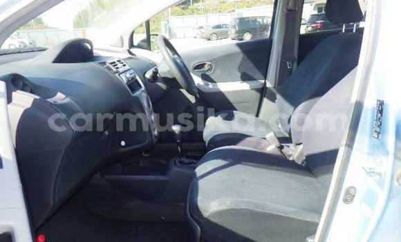 Acheter Occasion Voiture Toyota Vitz Bleu à Beitbridge, Matabeleland South Acheter Occasion Voiture Toyota Vitz Bleu à Beitbridge, Matabeleland South