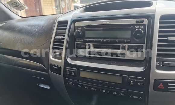 Nunua Ilio tumika Toyota Land Cruiser Prado Nyeusi Gari ndani ya Harare nchini Harare Nunua Ilio tumika Toyota Land Cruiser Prado Nyeusi Gari ndani ya Harare nchini Harare