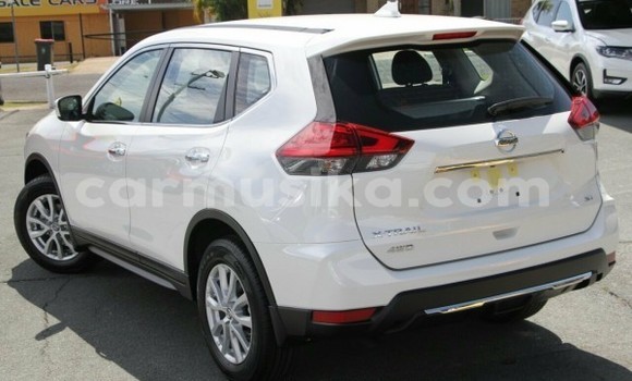 Buy Used Nissan X–Trail White Car in Beitbridge in Matabeleland South