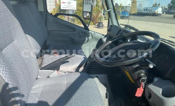 Acheter Occasion Voiture Toyota 2000GT Blanc à Beitbridge, Matabeleland South Acheter Occasion Voiture Toyota 2000GT Blanc à Beitbridge, Matabeleland South