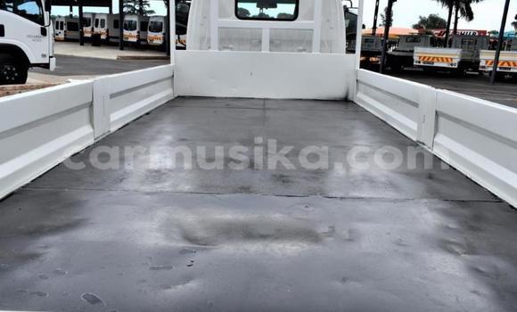 Acheter Occasion Utilitaire Toyota DA Blanc à Beitbridge, Matabeleland South Acheter Occasion Utilitaire Toyota DA Blanc à Beitbridge, Matabeleland South