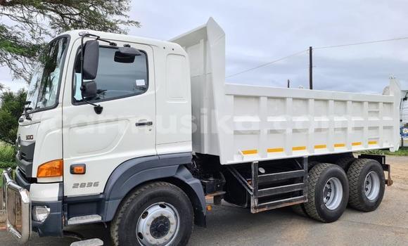 Acheter Occasion Utilitaire Hino 300 Blanc à Beitbridge, Matabeleland South Acheter Occasion Utilitaire Hino 300 Blanc à Beitbridge, Matabeleland South