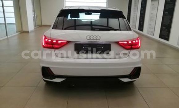 Acheter Occasion Voiture Audi A4 Blanc à Beitbridge, Matabeleland South Acheter Occasion Voiture Audi A4 Blanc à Beitbridge, Matabeleland South