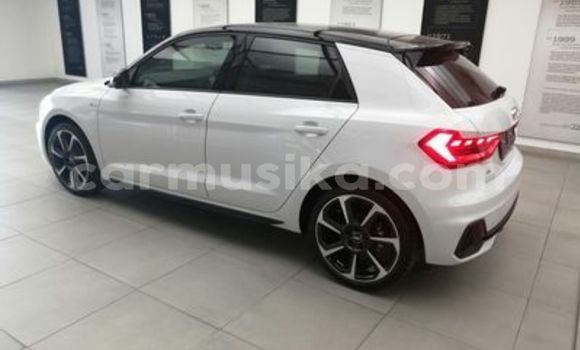 Acheter Occasion Voiture Audi A4 Blanc à Beitbridge, Matabeleland South Acheter Occasion Voiture Audi A4 Blanc à Beitbridge, Matabeleland South