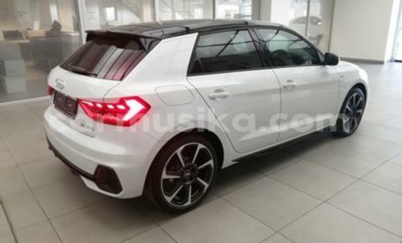 Acheter Occasion Voiture Audi A4 Blanc à Beitbridge, Matabeleland South Acheter Occasion Voiture Audi A4 Blanc à Beitbridge, Matabeleland South