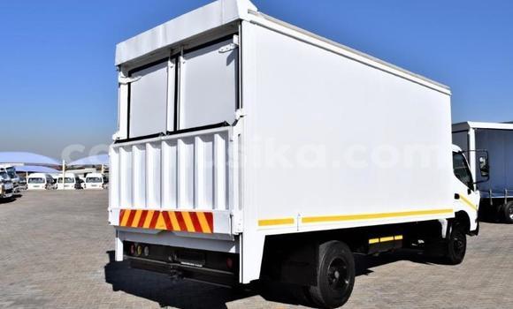 Acheter Occasion Utilitaire DAF CF Blanc à Beitbridge, Matabeleland South Acheter Occasion Utilitaire DAF CF Blanc à Beitbridge, Matabeleland South