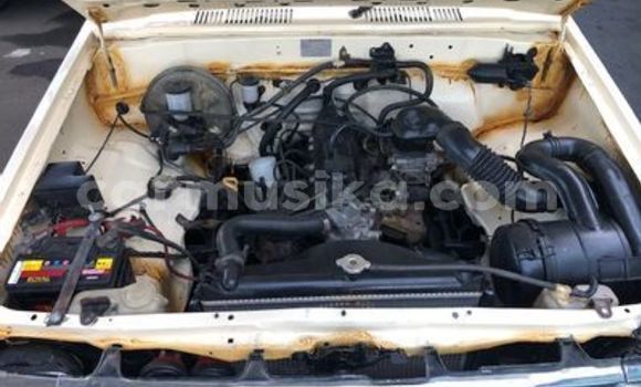 Tenga Tsaru Toyota Hilux Zvimwe Mota in Beitbridge in Matabeleland South Tenga Tsaru Toyota Hilux Zvimwe Mota in Beitbridge in Matabeleland South