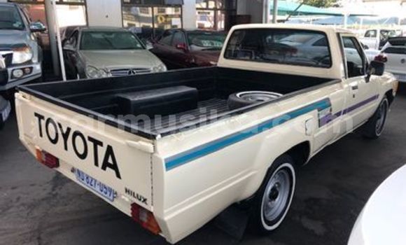 Tenga Tsaru Toyota Hilux Zvimwe Mota in Beitbridge in Matabeleland South Tenga Tsaru Toyota Hilux Zvimwe Mota in Beitbridge in Matabeleland South