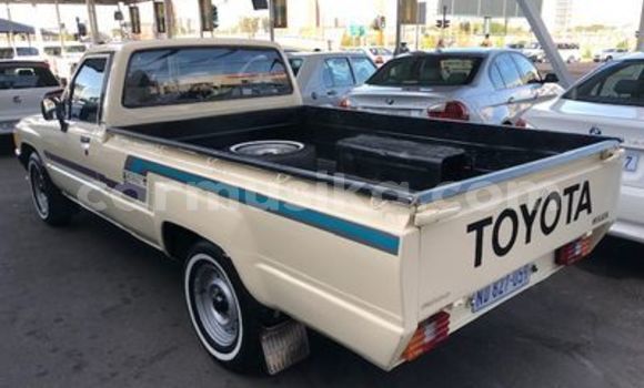 Tenga Tsaru Toyota Hilux Zvimwe Mota in Beitbridge in Matabeleland South Tenga Tsaru Toyota Hilux Zvimwe Mota in Beitbridge in Matabeleland South