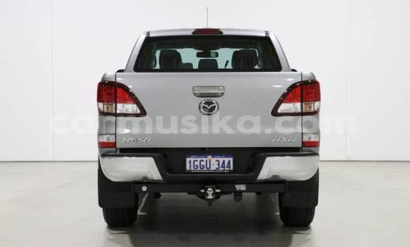 Tenga Tsaru Mazda Mazda 2 Sirivha Mota in Beitbridge in Matabeleland South Tenga Tsaru Mazda Mazda 2 Sirivha Mota in Beitbridge in Matabeleland South