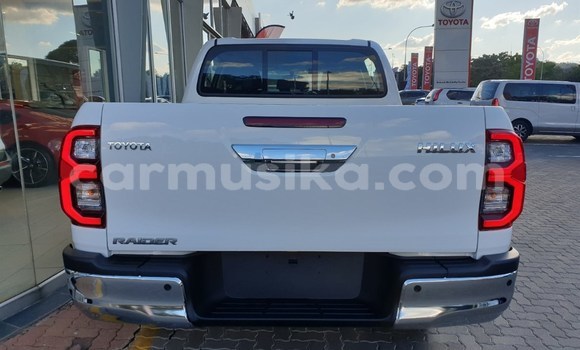 Tenga Tsaru Toyota Hilux Chena Mota in Beitbridge in Matabeleland South Tenga Tsaru Toyota Hilux Chena Mota in Beitbridge in Matabeleland South