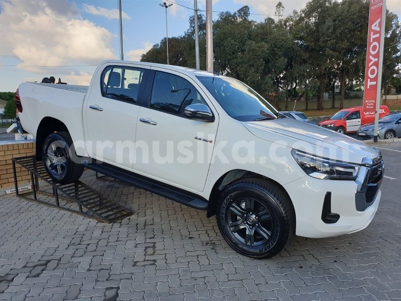 Big with watermark toyota hilux matabeleland south beitbridge 21286