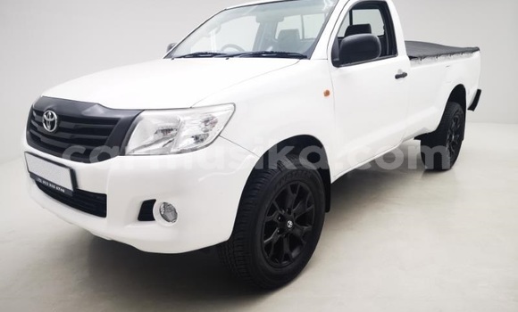 Tenga Tsaru Toyota Hilux Chena Mota in Beitbridge in Matabeleland South Tenga Tsaru Toyota Hilux Chena Mota in Beitbridge in Matabeleland South