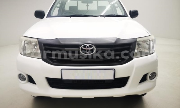 Tenga Tsaru Toyota Hilux Chena Mota in Beitbridge in Matabeleland South Tenga Tsaru Toyota Hilux Chena Mota in Beitbridge in Matabeleland South