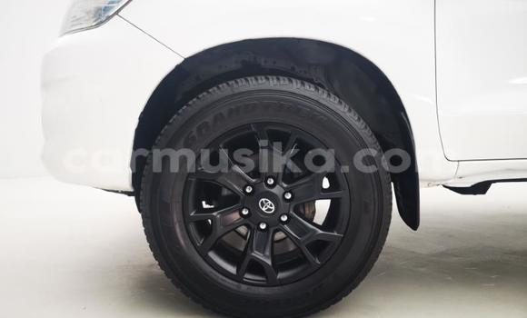 Tenga Tsaru Toyota Hilux Chena Mota in Beitbridge in Matabeleland South Tenga Tsaru Toyota Hilux Chena Mota in Beitbridge in Matabeleland South