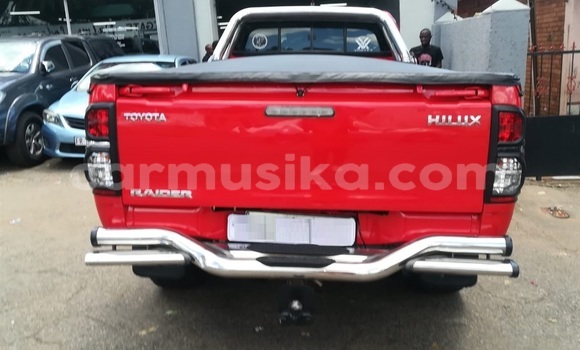 Tenga Tsaru Toyota Hilux Tsvuku Mota in Beitbridge in Matabeleland South Tenga Tsaru Toyota Hilux Tsvuku Mota in Beitbridge in Matabeleland South