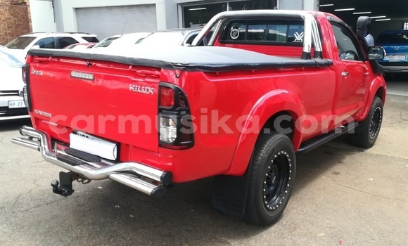 Tenga Tsaru Toyota Hilux Tsvuku Mota in Beitbridge in Matabeleland South Tenga Tsaru Toyota Hilux Tsvuku Mota in Beitbridge in Matabeleland South