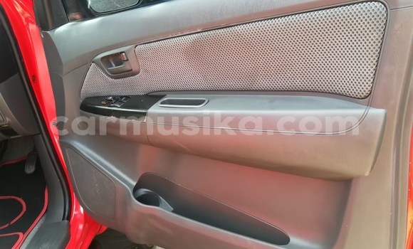 Tenga Tsaru Toyota Hilux Tsvuku Mota in Beitbridge in Matabeleland South Tenga Tsaru Toyota Hilux Tsvuku Mota in Beitbridge in Matabeleland South