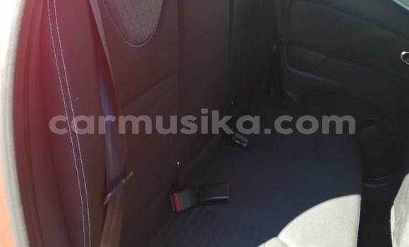 Tenga Tsaru Toyota Hilux Tsvuku Mota in Beitbridge in Matabeleland South Tenga Tsaru Toyota Hilux Tsvuku Mota in Beitbridge in Matabeleland South