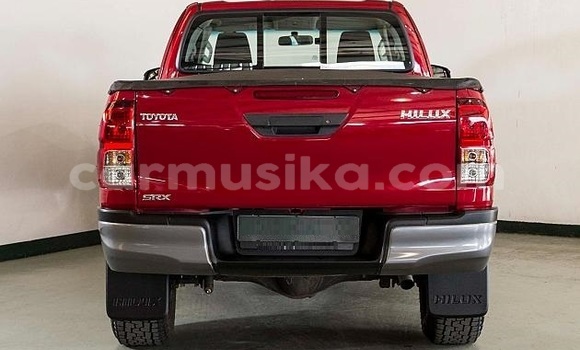 Tenga Tsaru Toyota Hilux Tsvuku Mota in Beitbridge in Matabeleland South Tenga Tsaru Toyota Hilux Tsvuku Mota in Beitbridge in Matabeleland South