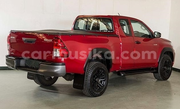 Tenga Tsaru Toyota Hilux Tsvuku Mota in Beitbridge in Matabeleland South Tenga Tsaru Toyota Hilux Tsvuku Mota in Beitbridge in Matabeleland South