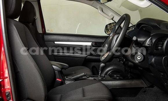 Tenga Tsaru Toyota Hilux Tsvuku Mota in Beitbridge in Matabeleland South Tenga Tsaru Toyota Hilux Tsvuku Mota in Beitbridge in Matabeleland South