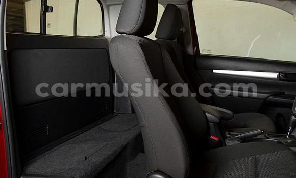 Tenga Tsaru Toyota Hilux Tsvuku Mota in Beitbridge in Matabeleland South Tenga Tsaru Toyota Hilux Tsvuku Mota in Beitbridge in Matabeleland South