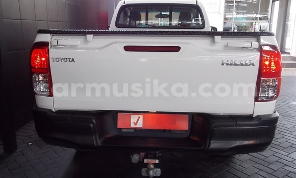 Tenga Tsaru Toyota Hilux Chena Mota in Beitbridge in Matabeleland South Tenga Tsaru Toyota Hilux Chena Mota in Beitbridge in Matabeleland South