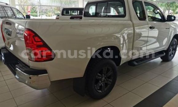 Acheter Occasion Voiture Toyota Hilux Blanc à Beitbridge, Matabeleland South Acheter Occasion Voiture Toyota Hilux Blanc à Beitbridge, Matabeleland South