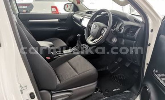 Acheter Occasion Voiture Toyota Hilux Blanc à Beitbridge, Matabeleland South Acheter Occasion Voiture Toyota Hilux Blanc à Beitbridge, Matabeleland South