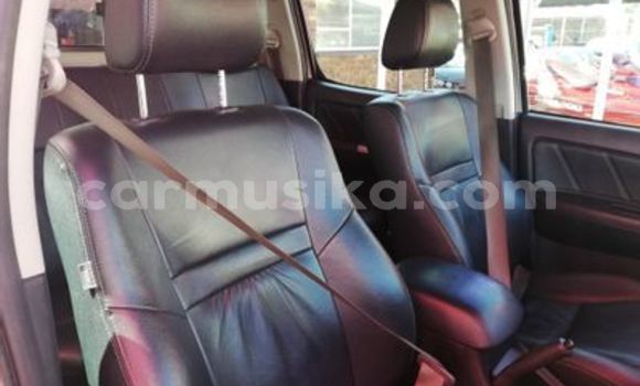 Acheter Occasion Voiture Toyota Hilux Gris à Beitbridge, Matabeleland South Acheter Occasion Voiture Toyota Hilux Gris à Beitbridge, Matabeleland South