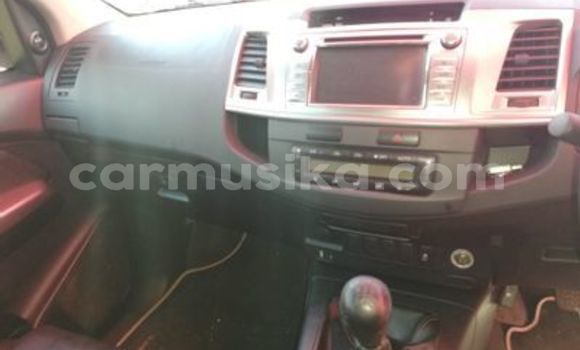 Acheter Occasion Voiture Toyota Hilux Gris à Beitbridge, Matabeleland South Acheter Occasion Voiture Toyota Hilux Gris à Beitbridge, Matabeleland South