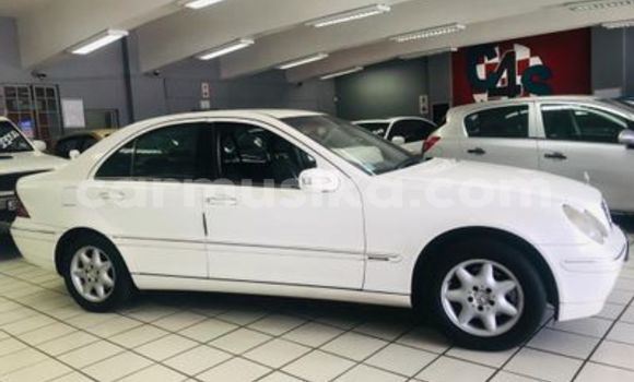 Tenga Tsaru Mercedes‒Benz CLK-klasse Sirivha Mota in Beitbridge in Matabeleland South Tenga Tsaru Mercedes‒Benz CLK-klasse Sirivha Mota in Beitbridge in Matabeleland South