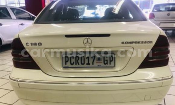 Tenga Tsaru Mercedes‒Benz CLK-klasse Sirivha Mota in Beitbridge in Matabeleland South Tenga Tsaru Mercedes‒Benz CLK-klasse Sirivha Mota in Beitbridge in Matabeleland South