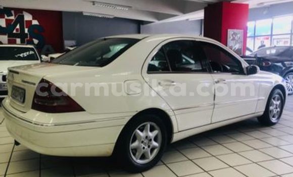 Tenga Tsaru Mercedes‒Benz CLK-klasse Sirivha Mota in Beitbridge in Matabeleland South Tenga Tsaru Mercedes‒Benz CLK-klasse Sirivha Mota in Beitbridge in Matabeleland South