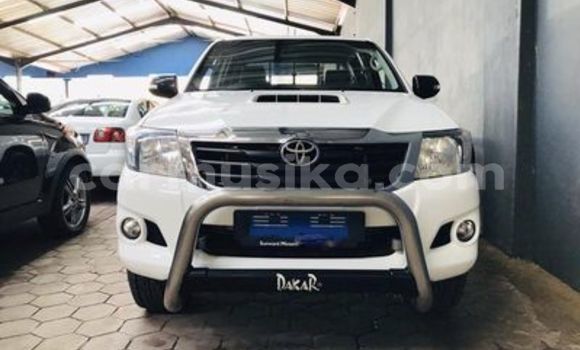 Acheter Occasion Voiture Toyota Hilux Blanc à Beitbridge, Matabeleland South Acheter Occasion Voiture Toyota Hilux Blanc à Beitbridge, Matabeleland South